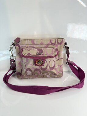 Stylish Coach Mini Crossbody Bag – Signature Pattern